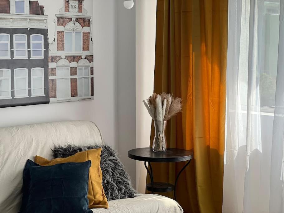 Riverside View Apartment *