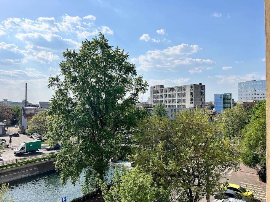 Riverside View Apartment